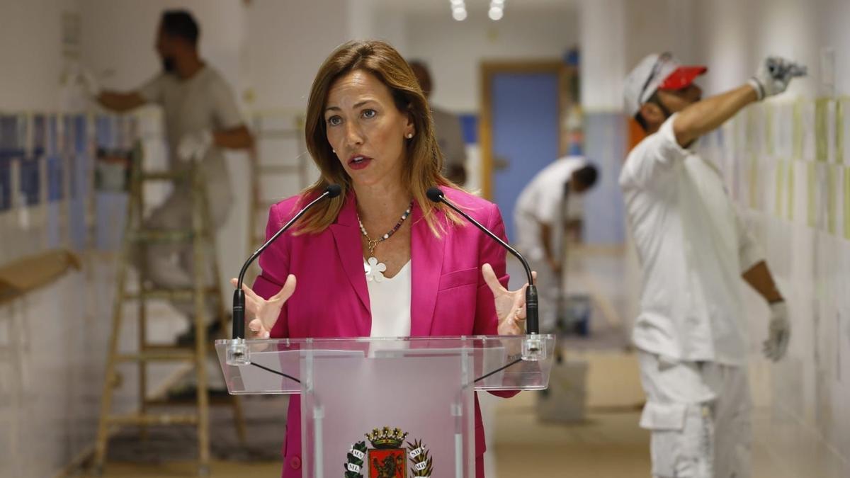 La alcaldesa de Zaragoza, Natalia Chueca, este martes.