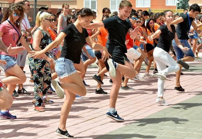 FESTIVAL FOLCLORE INGENIO TALLER BAILAR