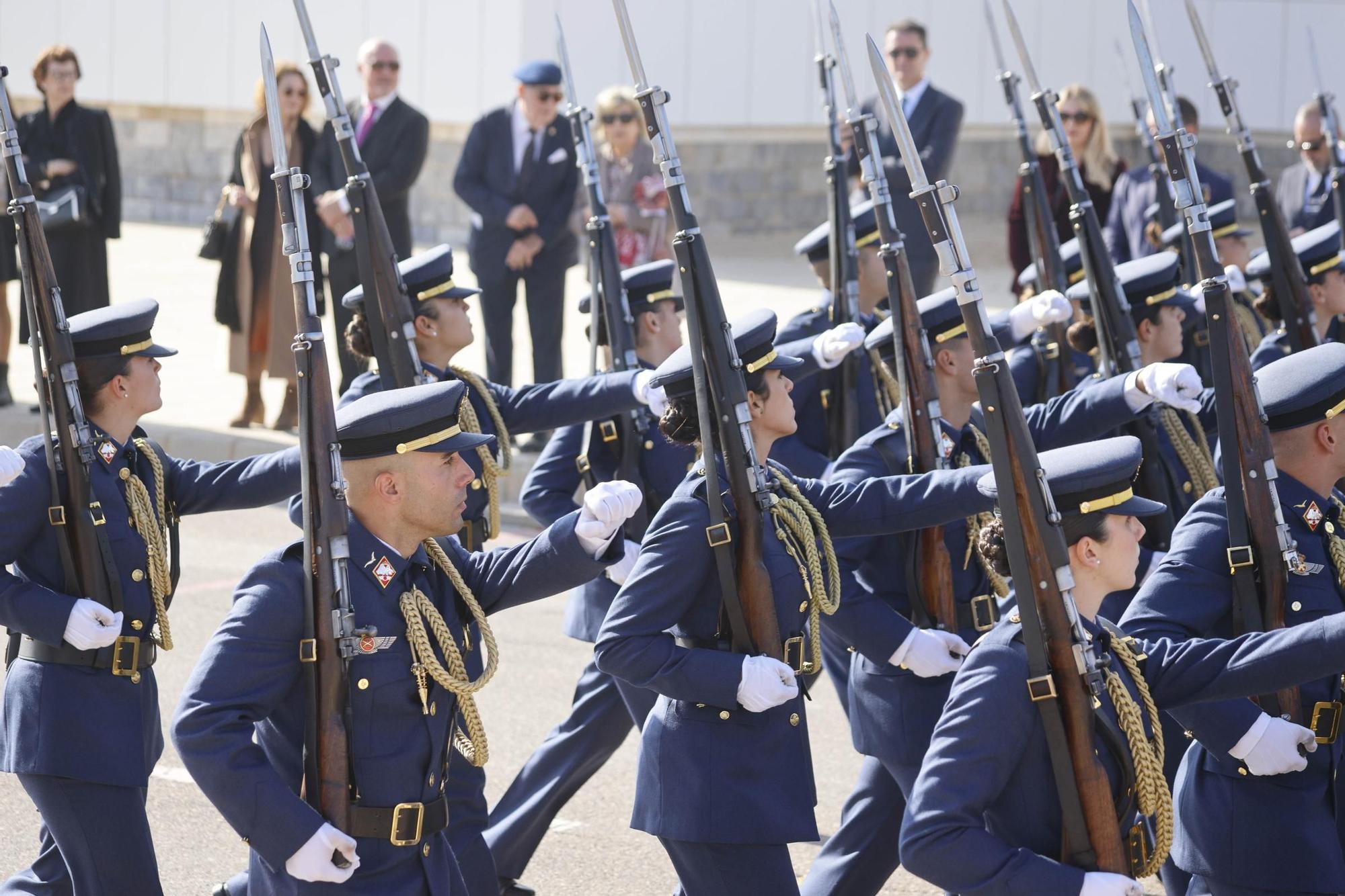 Las mejores imágenes de la Jura de Bandera en la Academia General del Aire con la princesa Leonor