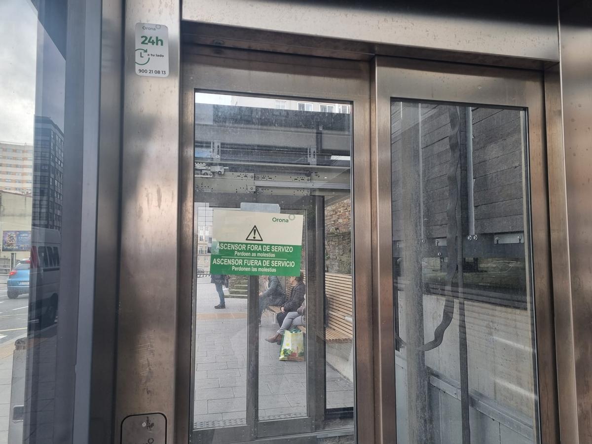 Ascensor averiado en Os Castros