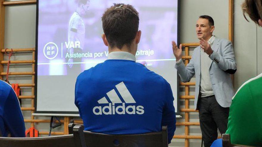 Clos Gómez, durante su intervención. | Real Oviedo