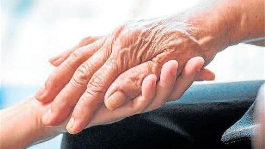 La mà d&#039;una persona d&#039;edat avançada