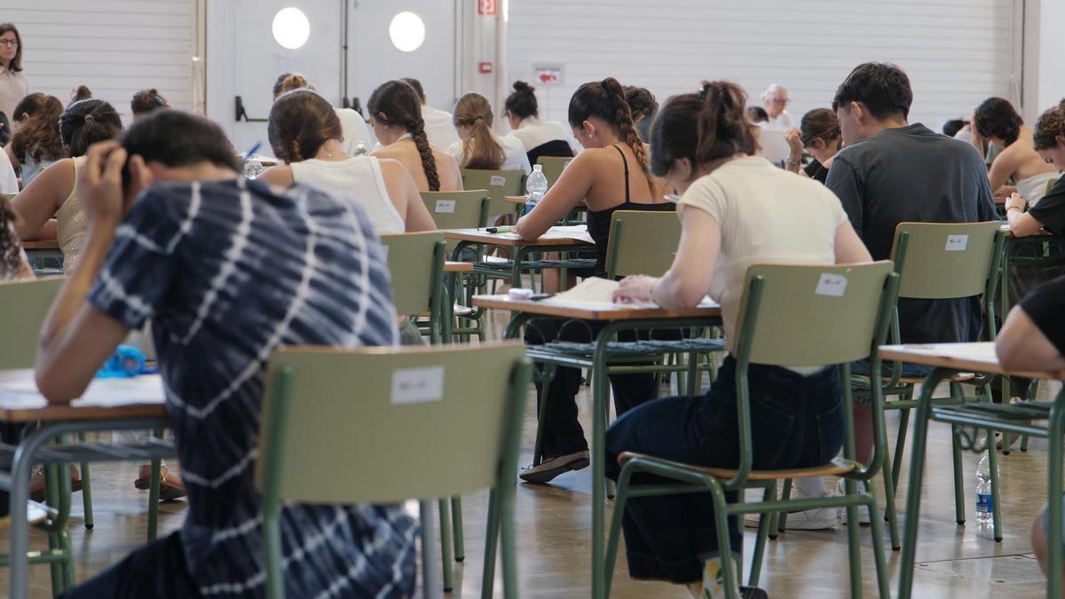 La PAU arranca en Ibiza con 375 alumnos y primeros exámenes más asequibles de lo esperado