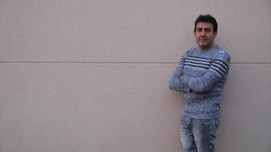Juanma Velasco: «La meua jornada laboral es dedica només a escriure»