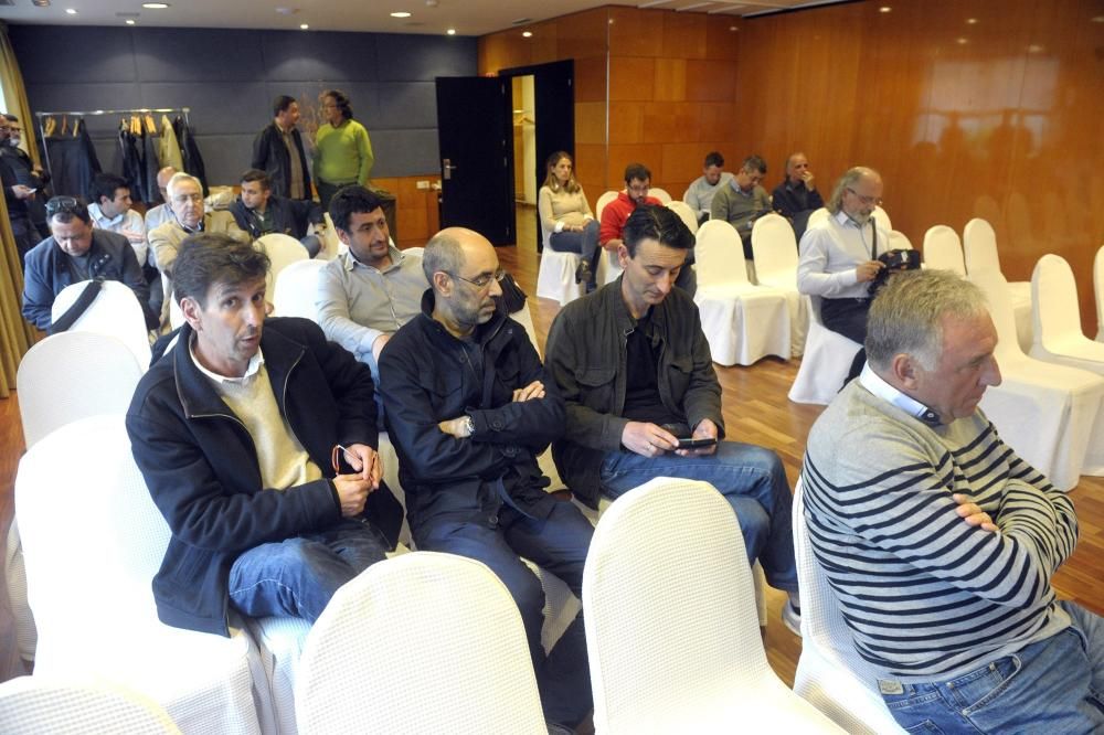 La agrupación local de Ciudadanos en A Coruña se reúne para tratar la situación de "ninguneo" y "negativa al diálogo" que dicen que sufren por parte de la ejecutiva del partido.