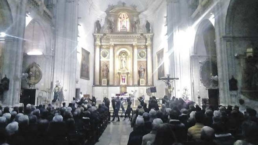 El funeral llenó el pasado martes la parroquia de vecinos.