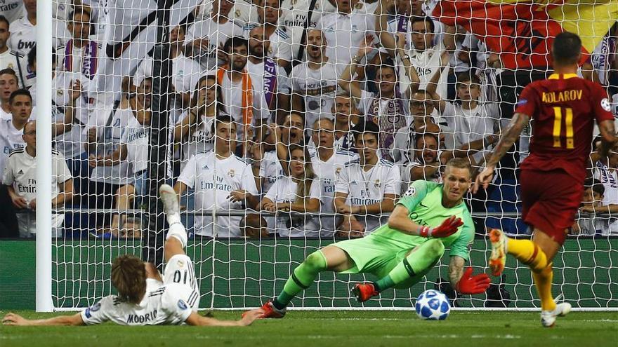 Un Real Madrid coral se estrena en Liga de Campeones ganando a la Roma (3-0)