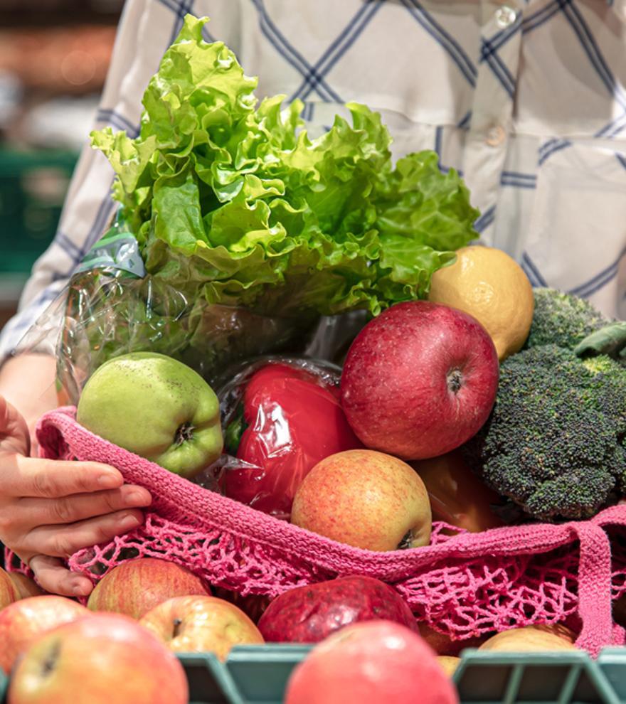 Si tengo el colesterol alto, ¿qué alimentos debo eliminar de mi dieta y cuáles me convienen?