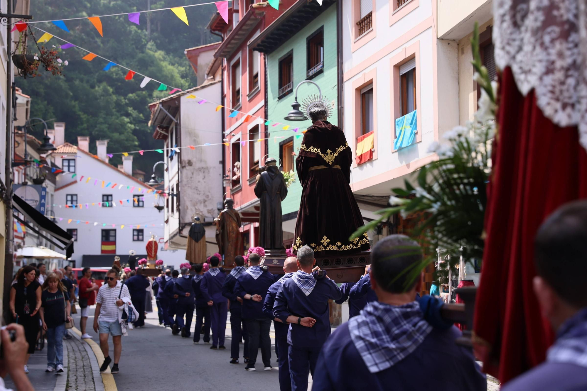 EN IMÁGENES: así fue el día de L'Amuravela en Cudillero