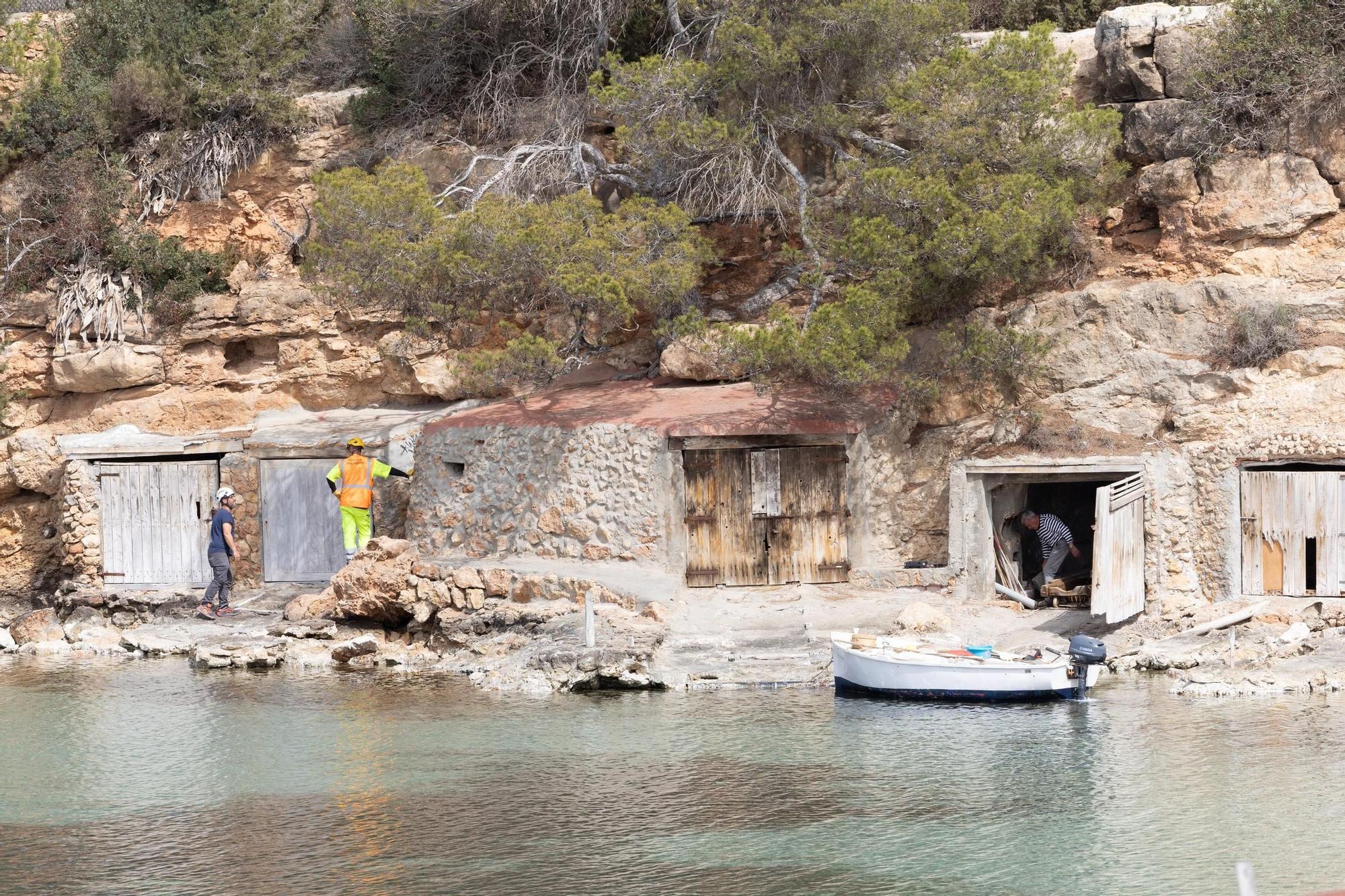 Galería: Inician los trabajos de protección de taludes de la playa de Cala Gració