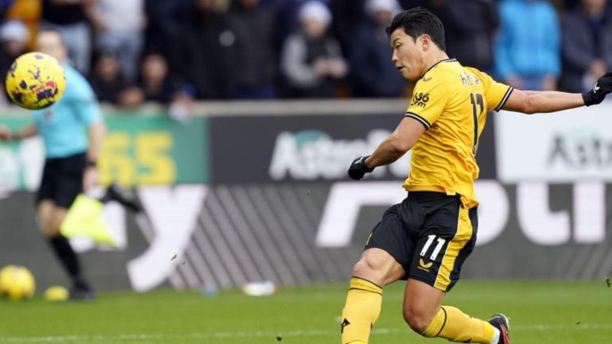 Hwang Hee-chang en la victoria de los Wolves contra el Chelsea