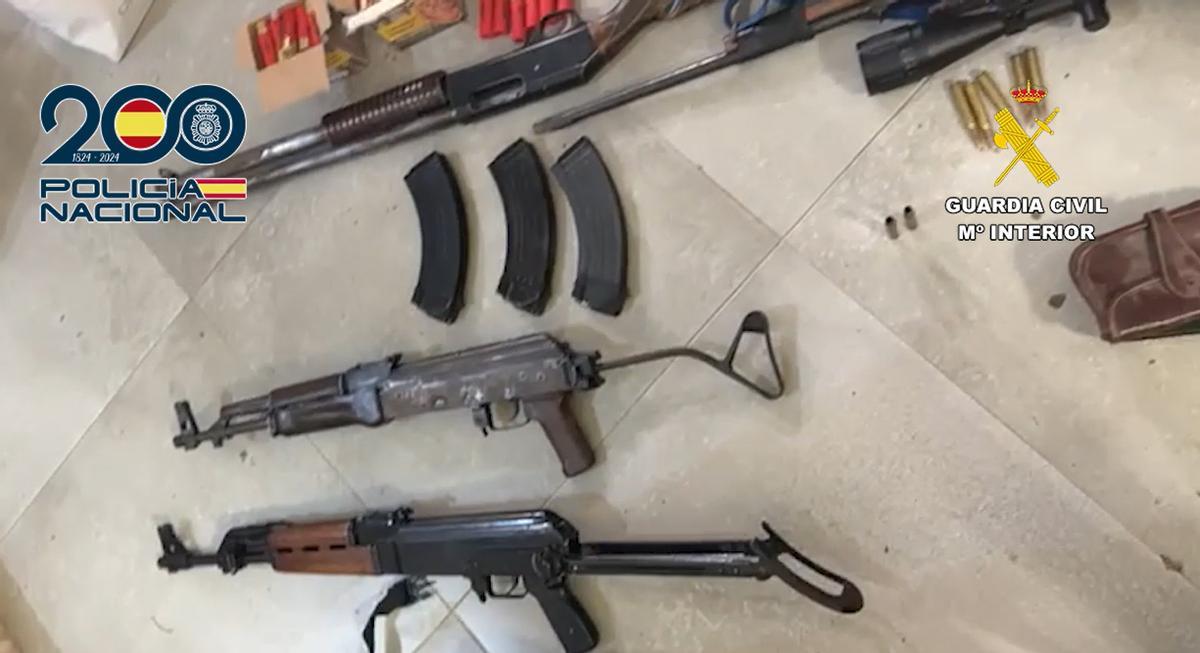 Más de 3.500 kg de droga incautados y 17 detenidos en una operación contra el narcotráfico en Sevilla.