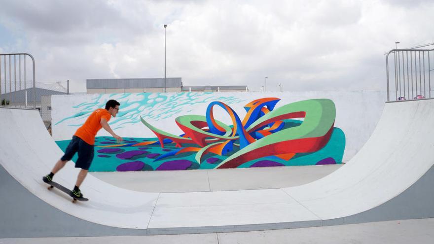 Patinar junto a obras de arte en Las Torres