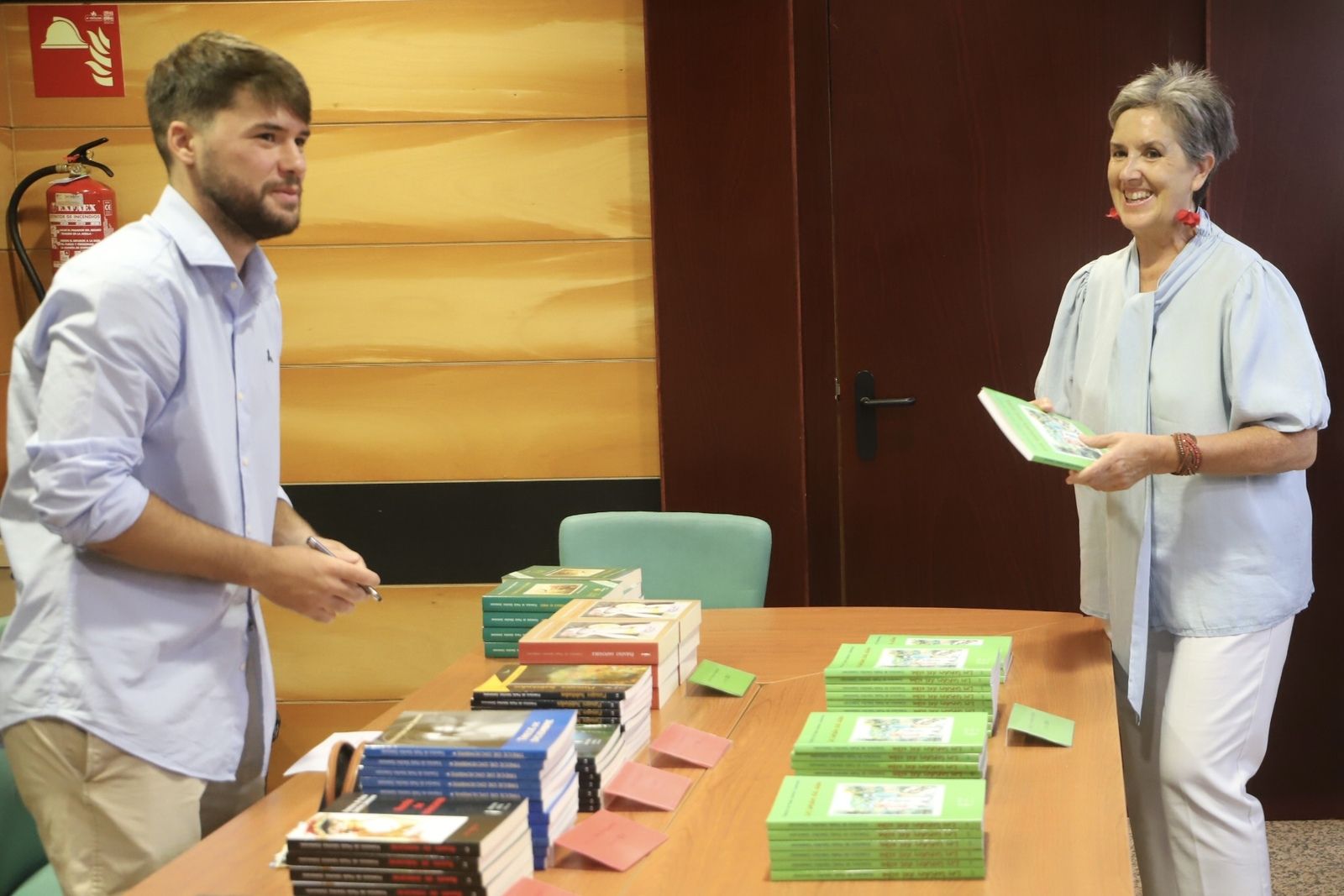 El presidente de la Audiencia presenta 'Los latidos del alma'