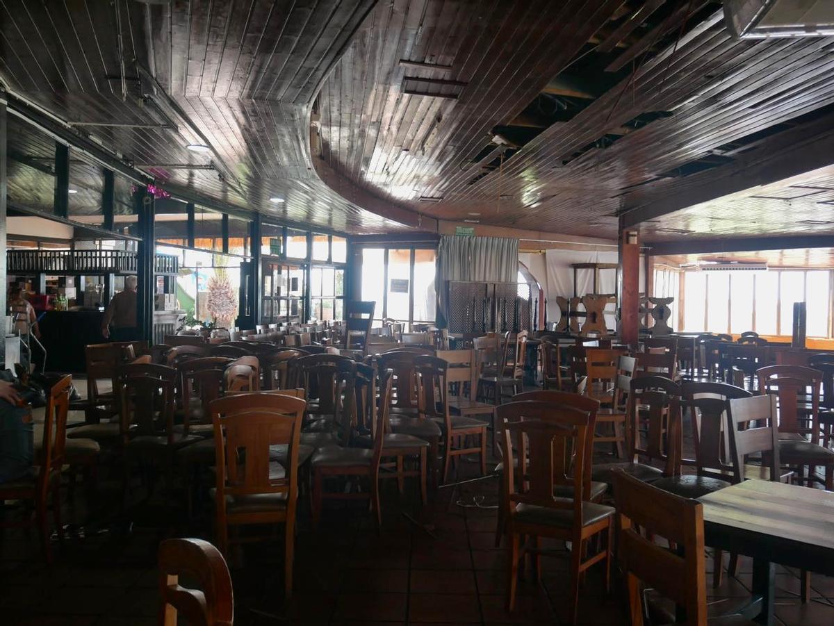 El salón principal del Aeroclub, durante el desmontaje del restaurante.