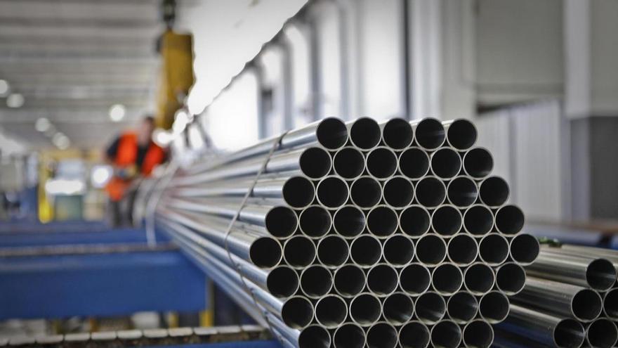 La falta de materias primas por la guerra de Irán amenaza con parar producciones industriales en Alicante