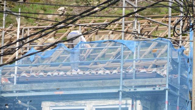 Un obrero de la construcción en O Morrazo. | GONZALO NÚÑEZ