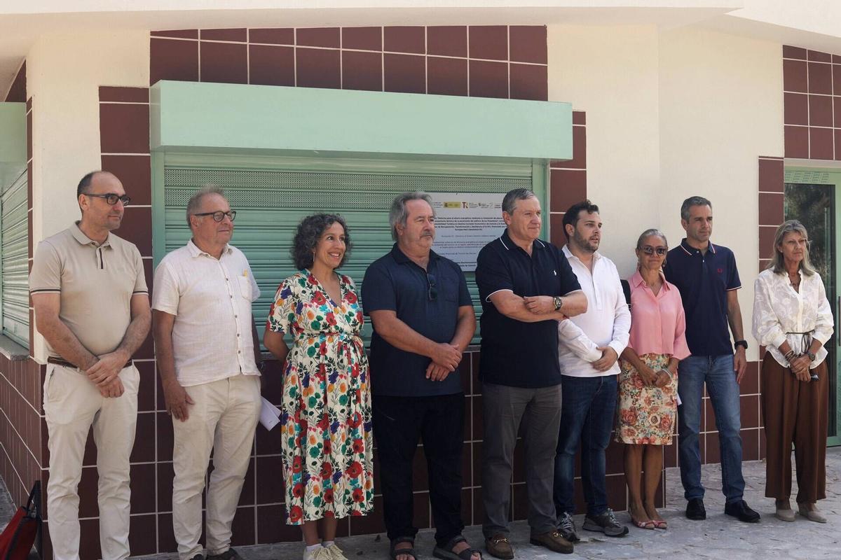 Zamora. El presidente de la Diputación de Zamora Javier Faúndez Domínguez, acompañado por el vicepresidente primero y diputado de Educación, Cultura y Turismo, Víctor López de la Parte, y el alcalde de Zamora, Francisco Guarido Viñuela, visitan las obras del Proyecto de Ejecución de Reforma para el ahorro energético mediante la instalación de placas solares y mejora del aislamiento térmico de la envolvente del edificio de Los Pelambres