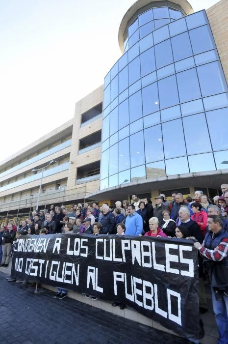 Protesta contra el cierre del geriátrico de Felechosa