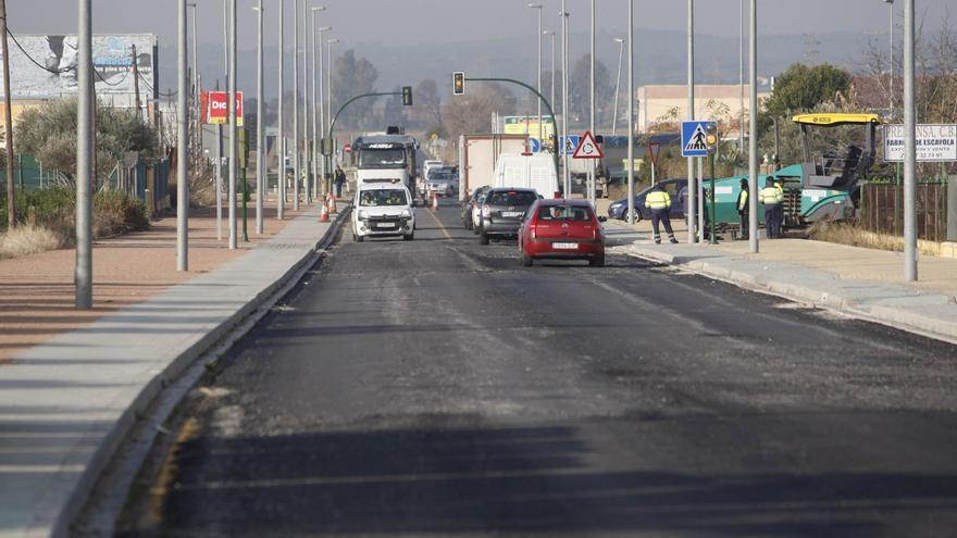 El Ayuntamiento de Almodóvar del Río vuelve a pedir a la Junta el desdoble de la A-431