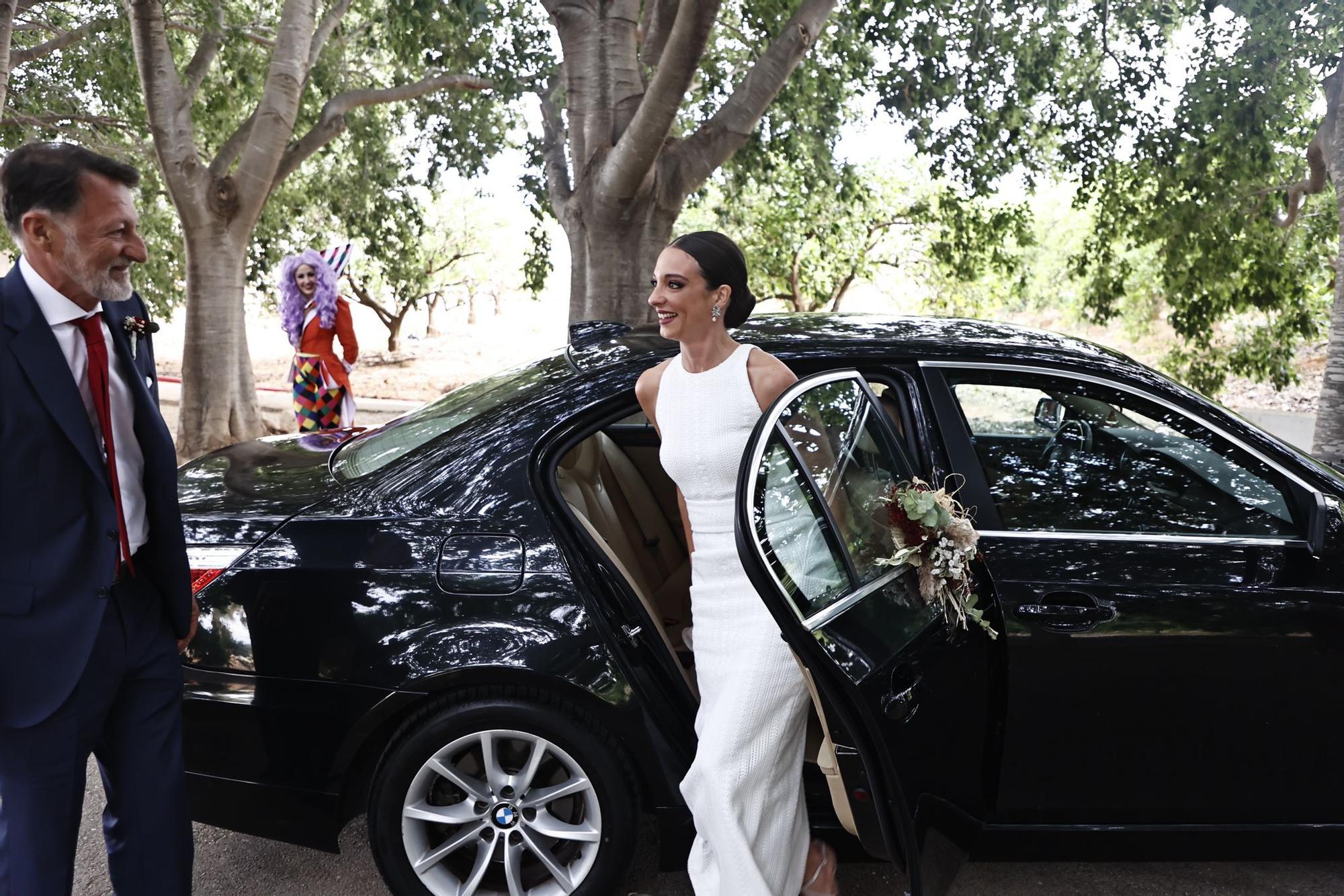 Boda de Nuria Llopis: la llegada de los novios y la ceremonia