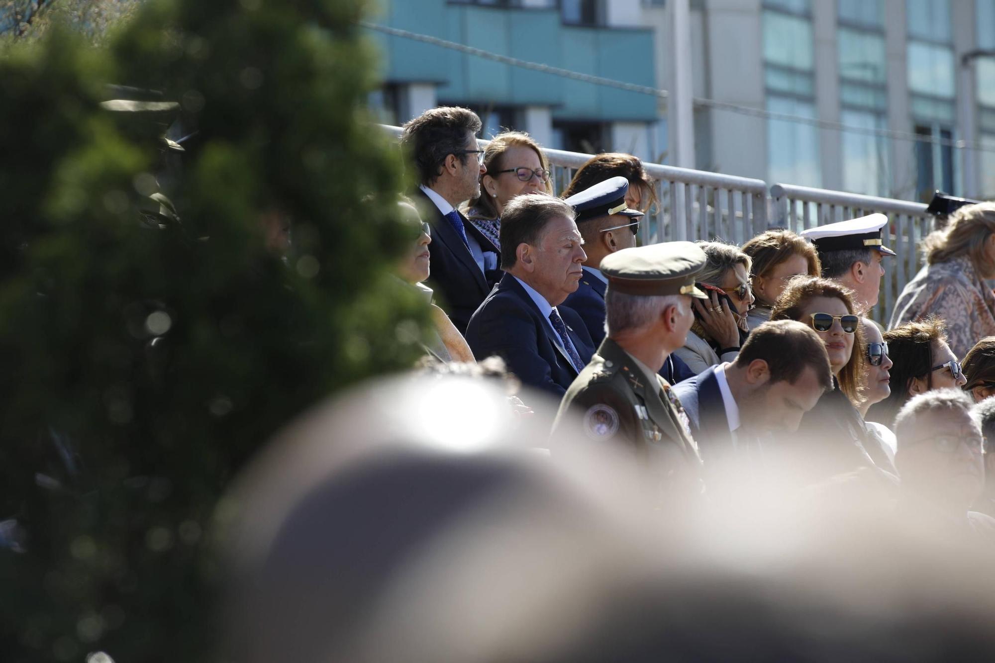 EN IMÁGENES: Así fue la revista naval  del Rey Felipe VI y la exhibición aérea en Gijón por el Día de las Fuerzas Armadas