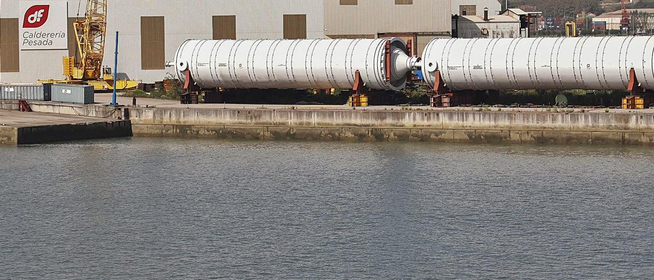 Equipos fabricados por Duro Felguera en sus instalaciones de El Tallerón, de Gijón, propiedad de su filial Duro Felguera Calderería Pesada. | Ángel González