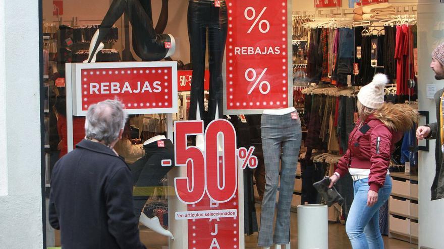 Ourense registra 15.525 desempleados en noviembre, 81 menos que en octubre
