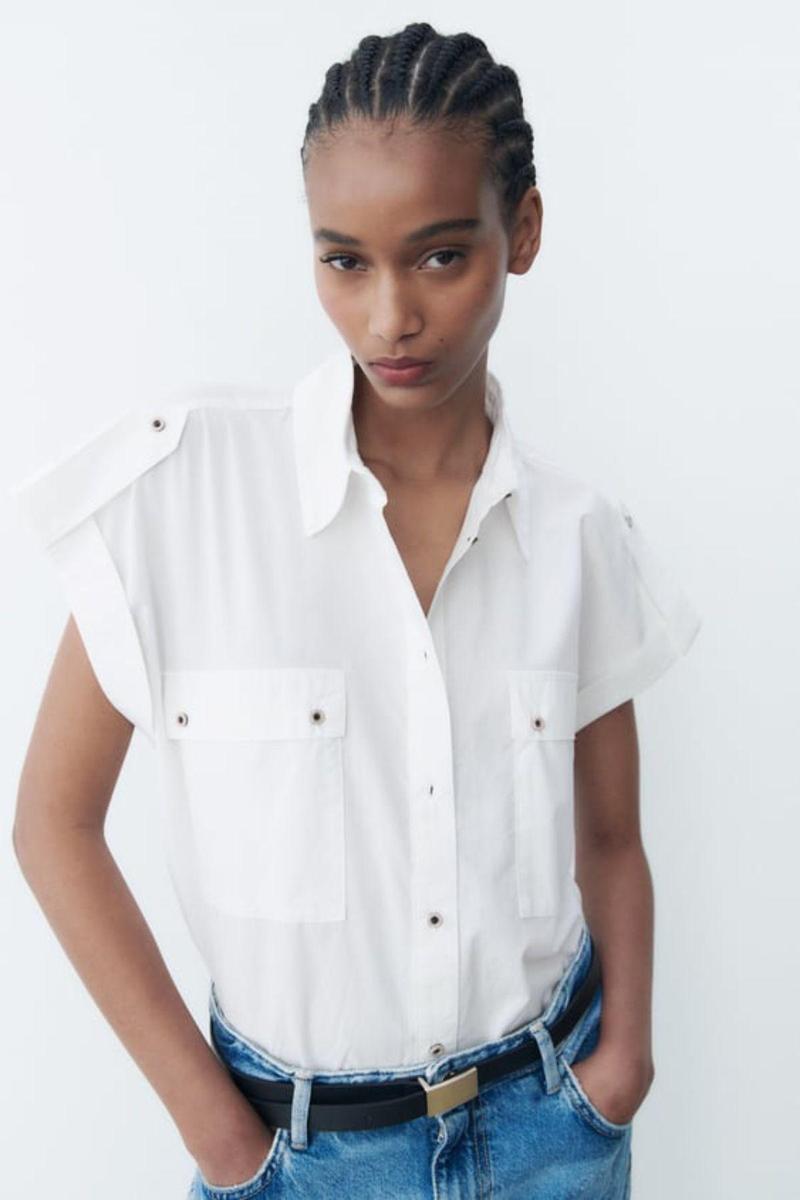 Camisa blanca de manga corta de Zara