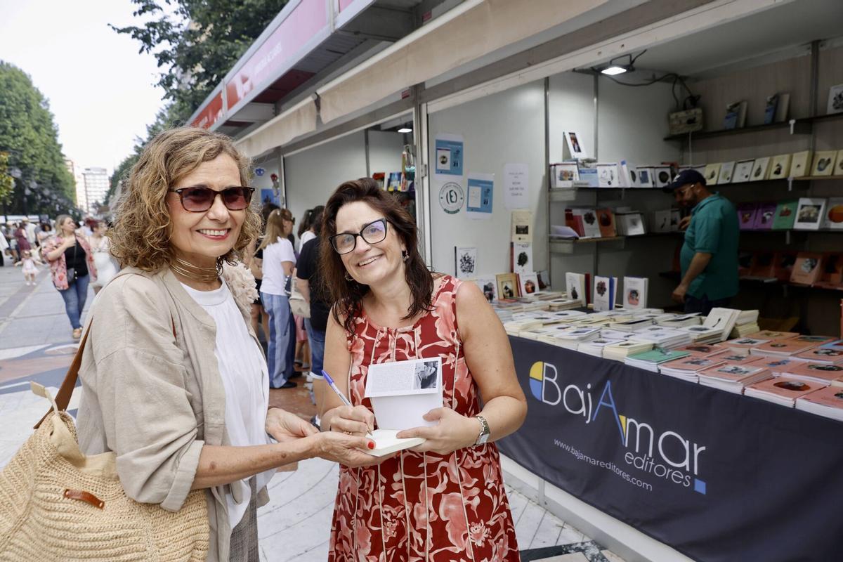 El ambiente de la Feria del Libro de Gijón, en imágenes El ambiente de la Feria del Libro de Gijón, en imágenes