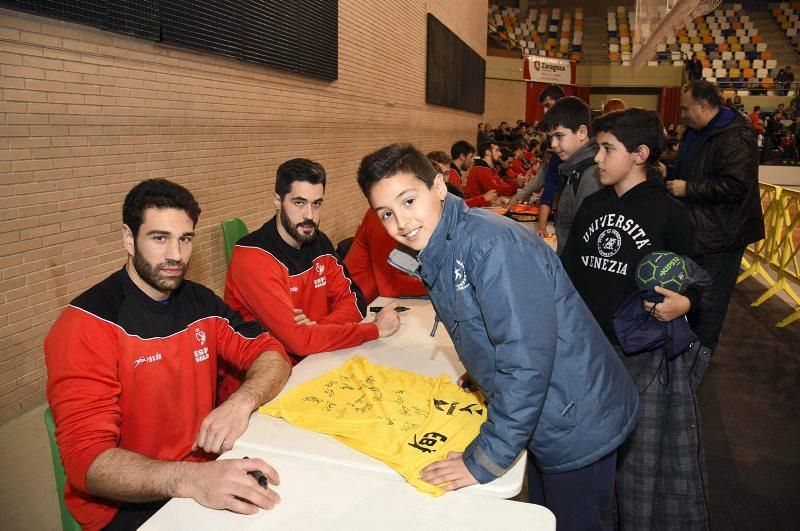 Firma de autógrafos de la selección española de balonmano