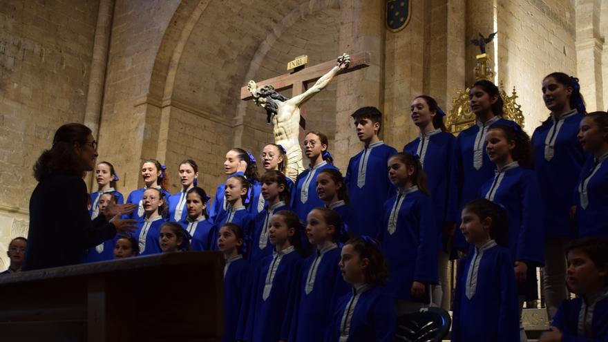 Las &quot;voces blancas&quot; de la Escolanía de Segovia resuenan en Toro