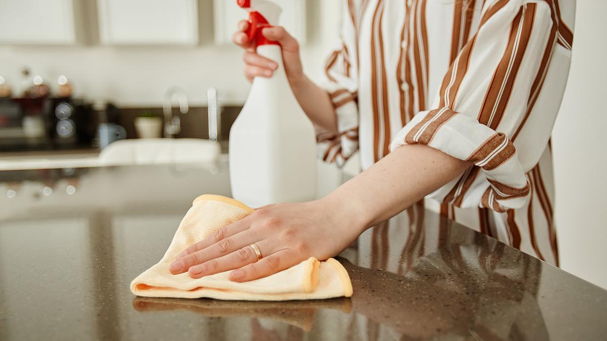 El error que se comete al usar vinagre de limpieza al limpiar en casa