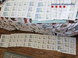 Detenida por presuntamente introducir unos 100.000 euros falsos en tiendas de Barcelona