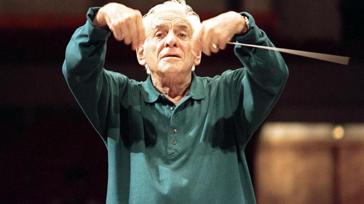 Leonard Bernstein, en una imagen tomada el 31 de agosto de 1989 durante un ensayo en Varsovia.