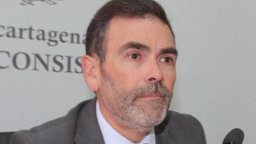 José López, de MC.
