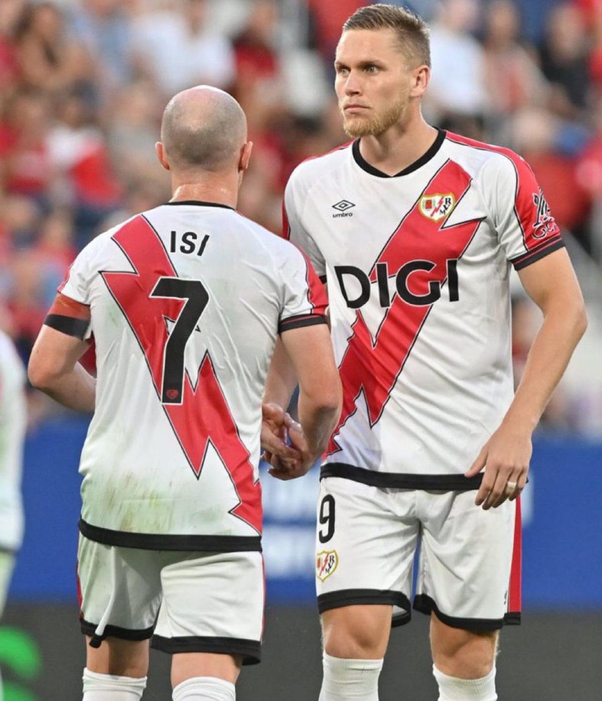 Alemão, junto a Isi, el día del debut del brasileño con el Rayo Vallecano. | RAYO VALLECANO