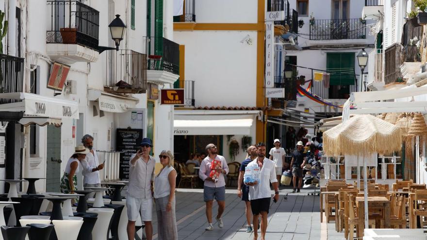 El turismo dejó 560 millones en las Pitiusas en junio, un 175% más que el año pasado