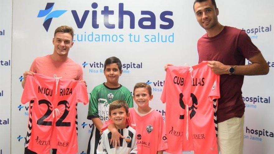 Un hospital cambia las batas de niños ingresados por camisetas del Castellón