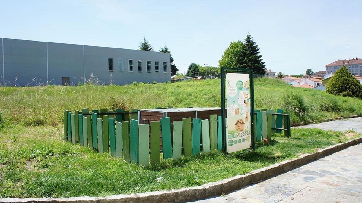 Unha illa de compostaxe no barrio da Choupana