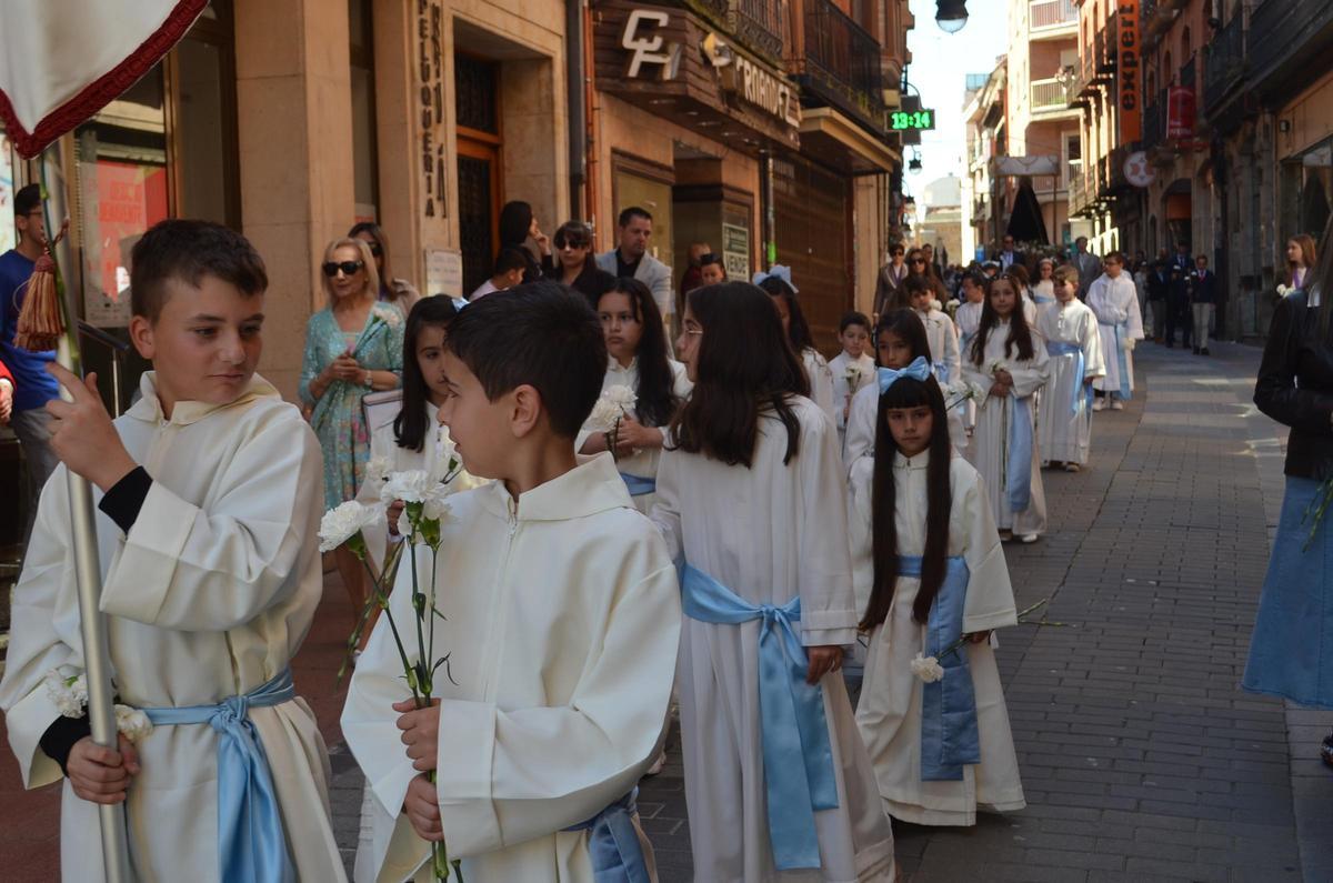 La Procesión del Resucitado en Benavente, en imágenes