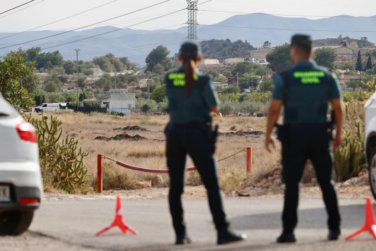 Mata a tiros a su mujer y a su hijastro en Benaguasil y luego se suicida