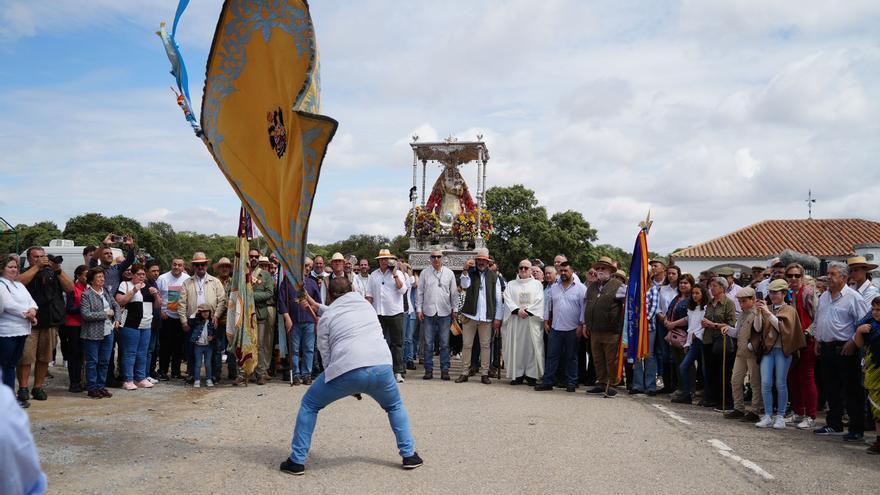 Multitudinario recibimiento a la Virgen de Luna en su regreso a Villanueva de Córdoba