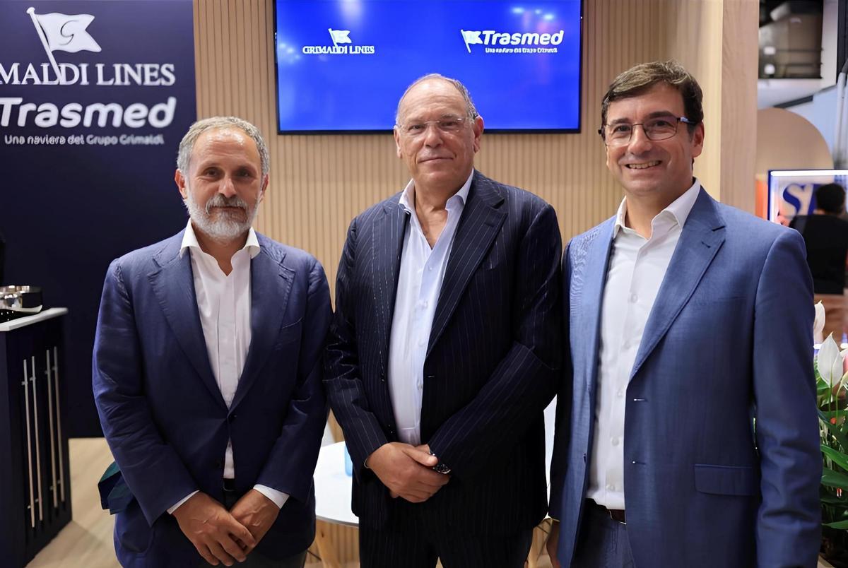 El consejero delegado de Grimaldi en España, Mario Massarotti; el CEO de Trasmed, Ettore Morace; y Miguel Pardo, director de Relaciones Institucionales del Grupo Grimaldi en España, en imagen de archivo.