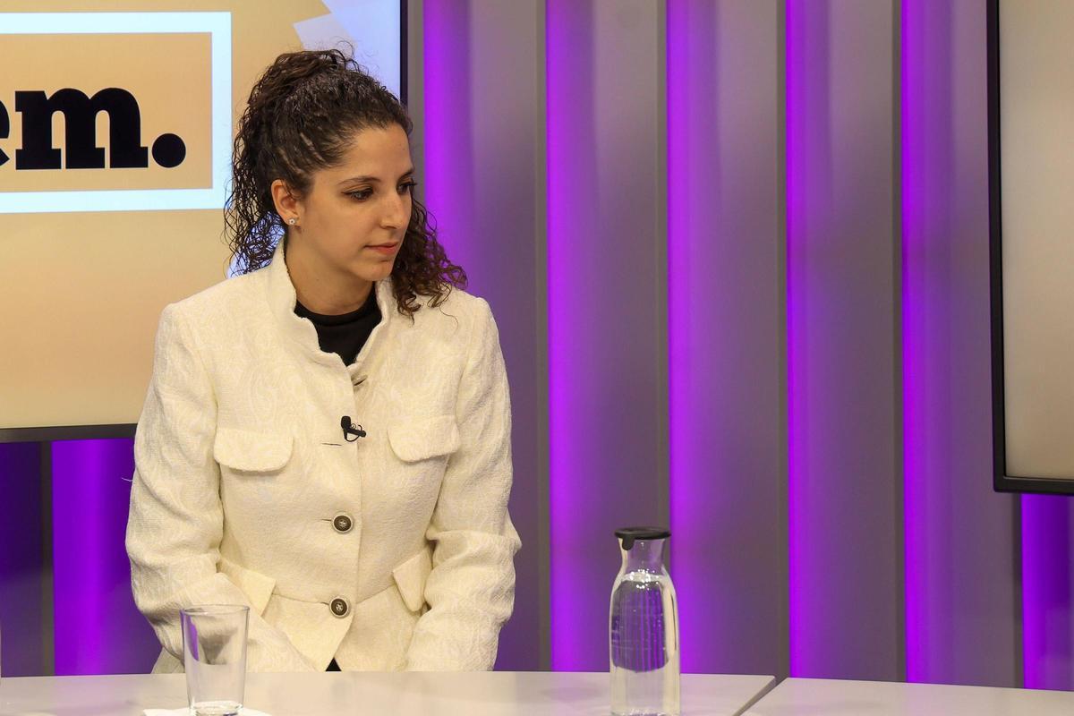 Elena Domínguez en el plató de Levante TvV