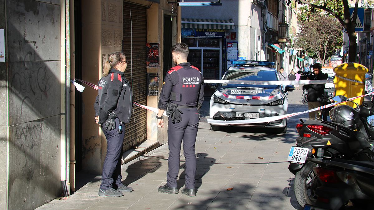 Investigan la muerte de una mujer tras caer de un balcón en L’Hospitalet
