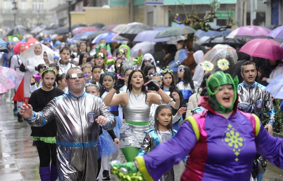 Actuación dos Xenerais na Praza da Feira ante o público.