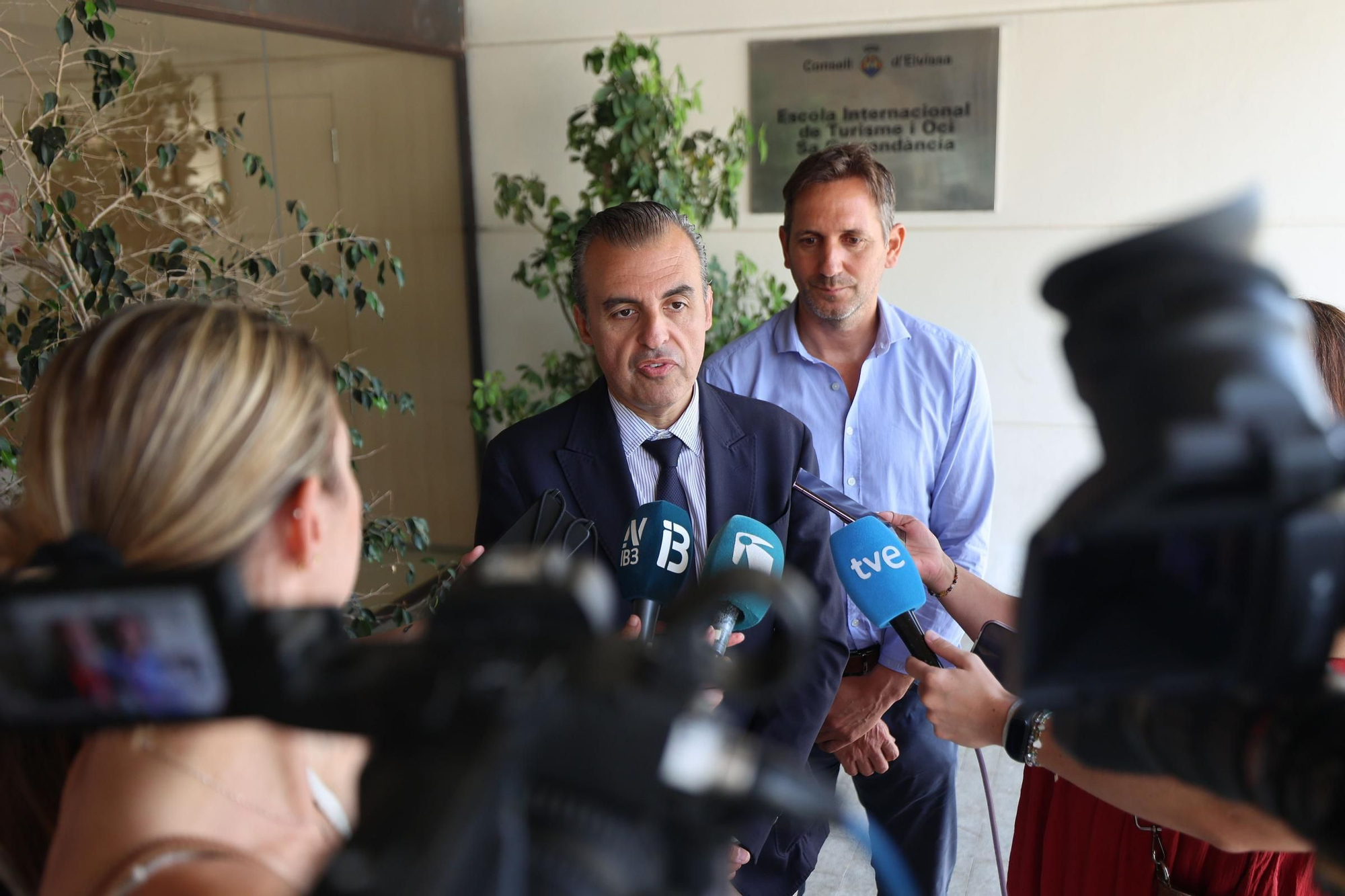 Galería: Imágenes de la reunión del conseller de Educación con los directores de los centros de Ibiza y Formentera