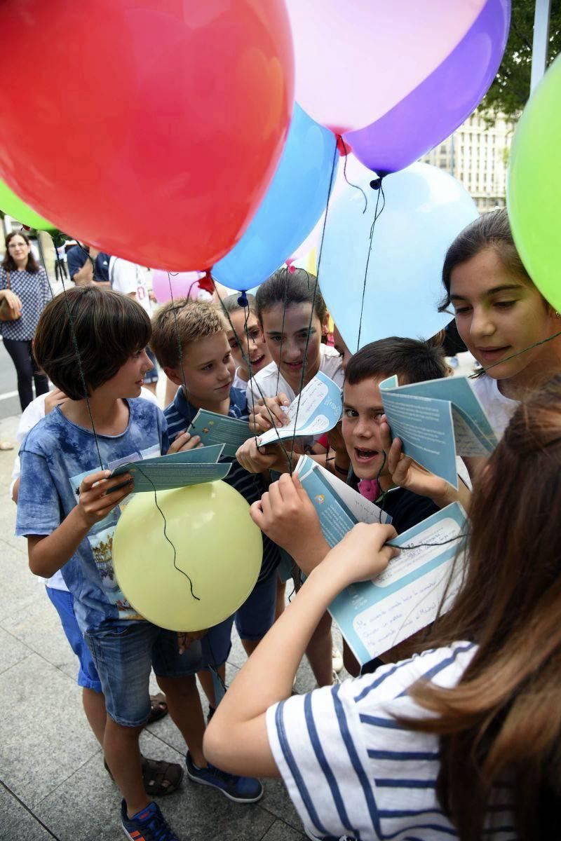 Globos para la clausura de la Feria del Libro de Zaragoza