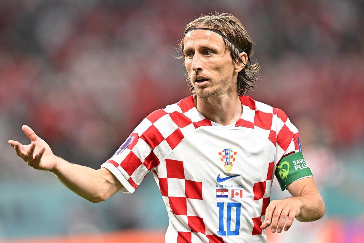 Doha (Qatar), 27/11/2022.- Luka Modric of Croatia gestures during the FIFA World Cup 2022 group F soccer match between Croatia and Canada at Khalifa International Stadium in Doha, Qatar, 27 November 2022. (Mundial de Fútbol, Croacia, Catar) EFE/EPA/Noushad Thekkayil